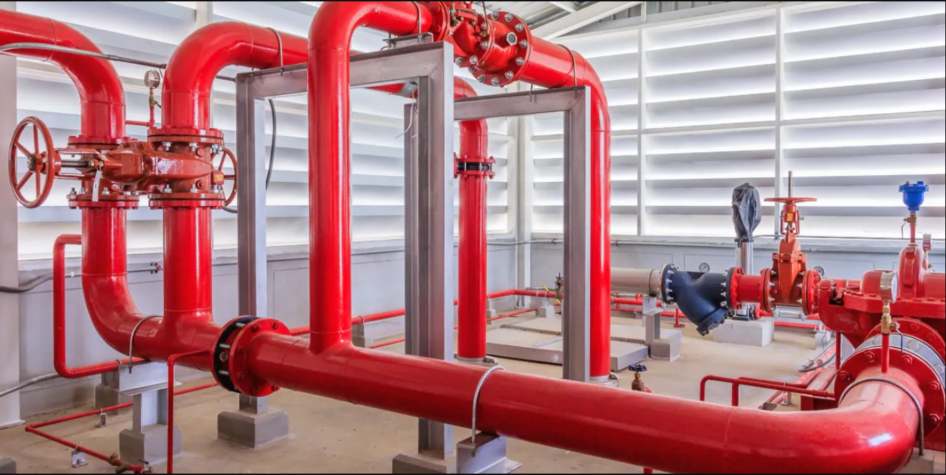 Las tuberías y accesorios de acero entregados se instalan en el proyecto del cliente.