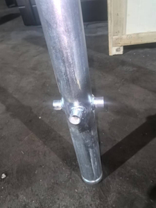 Tubos prefabricados de acero ranurados galvanizados en caliente con boquillas de tubo soldadas de tres vías con rosca hembra