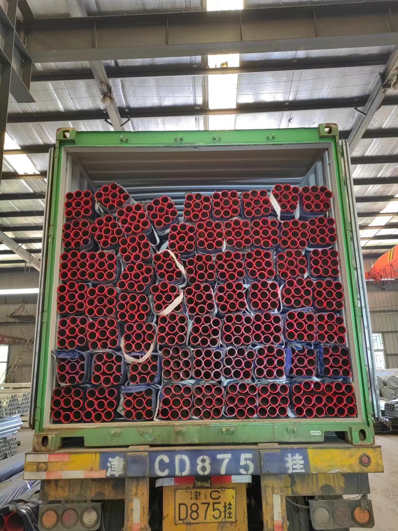 Se entregaron tubos de acero soldados con pintura en polvo epoxi RAL3000 para el sistema de protección contra incendios