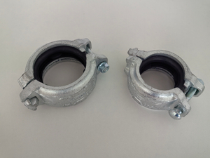 Acoplamiento listo para instalar de un perno galvanizado en caliente