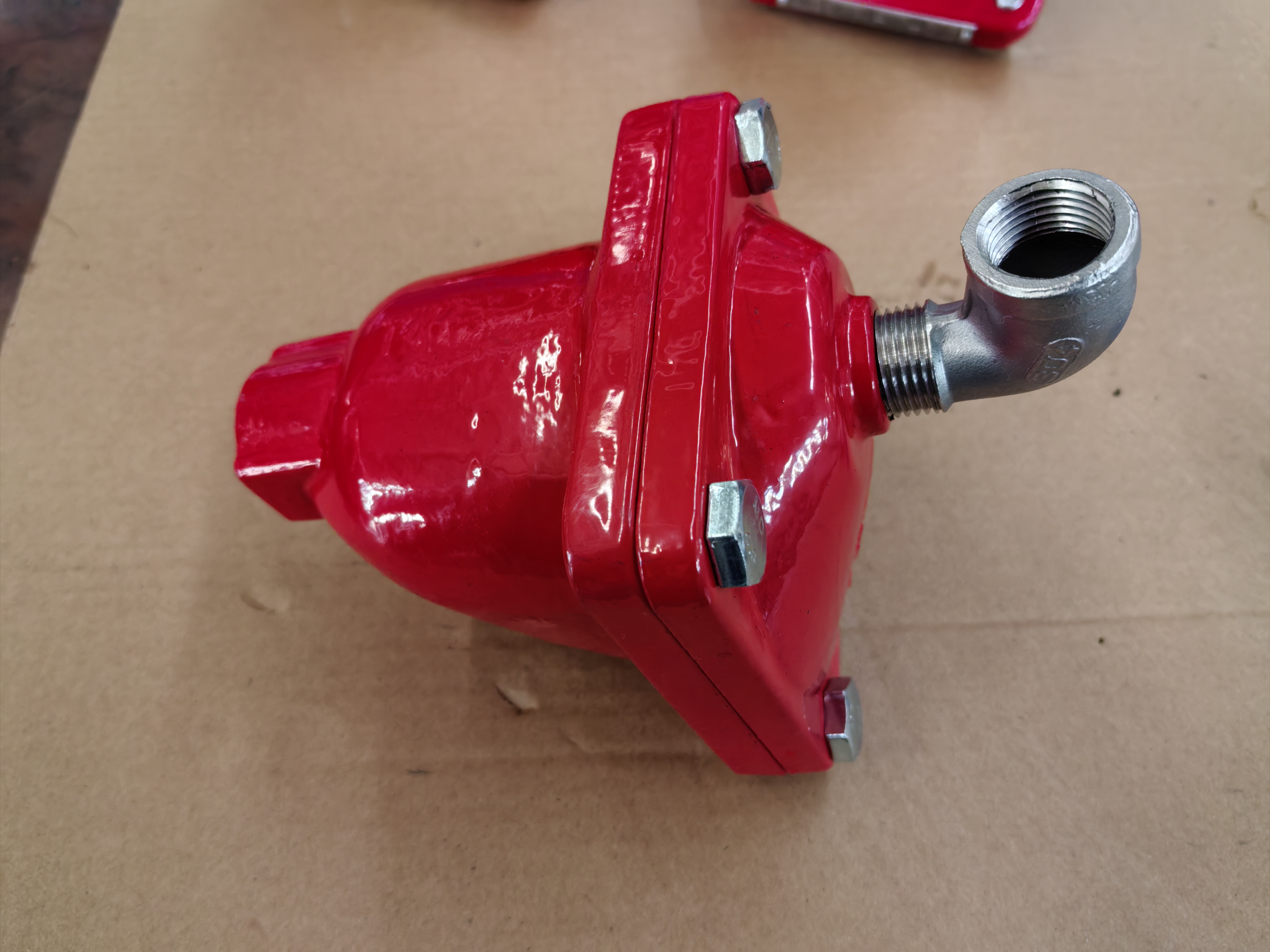 Válvula automática de liberación de aire de alta eficiencia para tuberías de suministro de agua y protección contra incendios